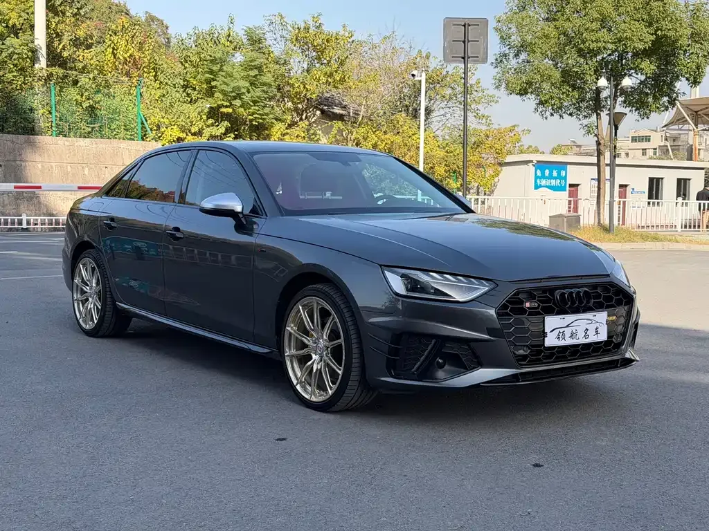 Audi A4L 2023 из CN, фото 3