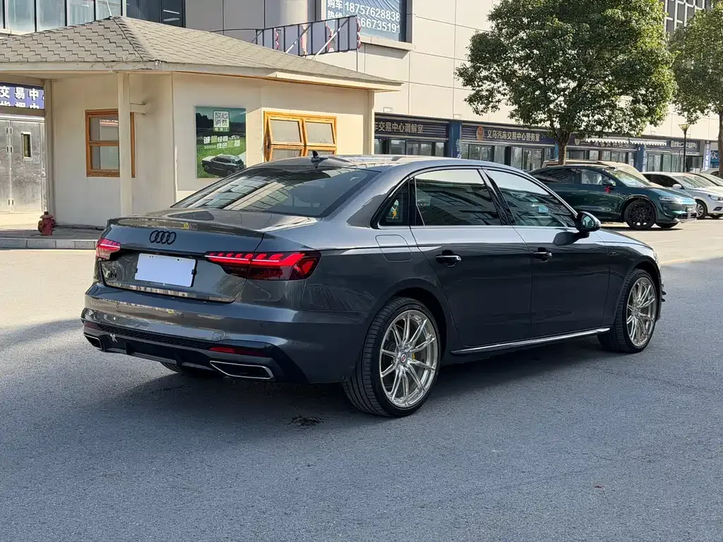Audi A4L 2023 из CN, фото 5