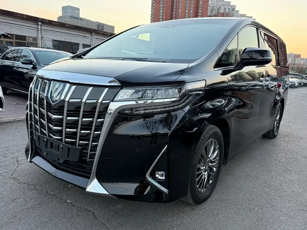 Toyota Alphard 2023 из CN, фото 1
