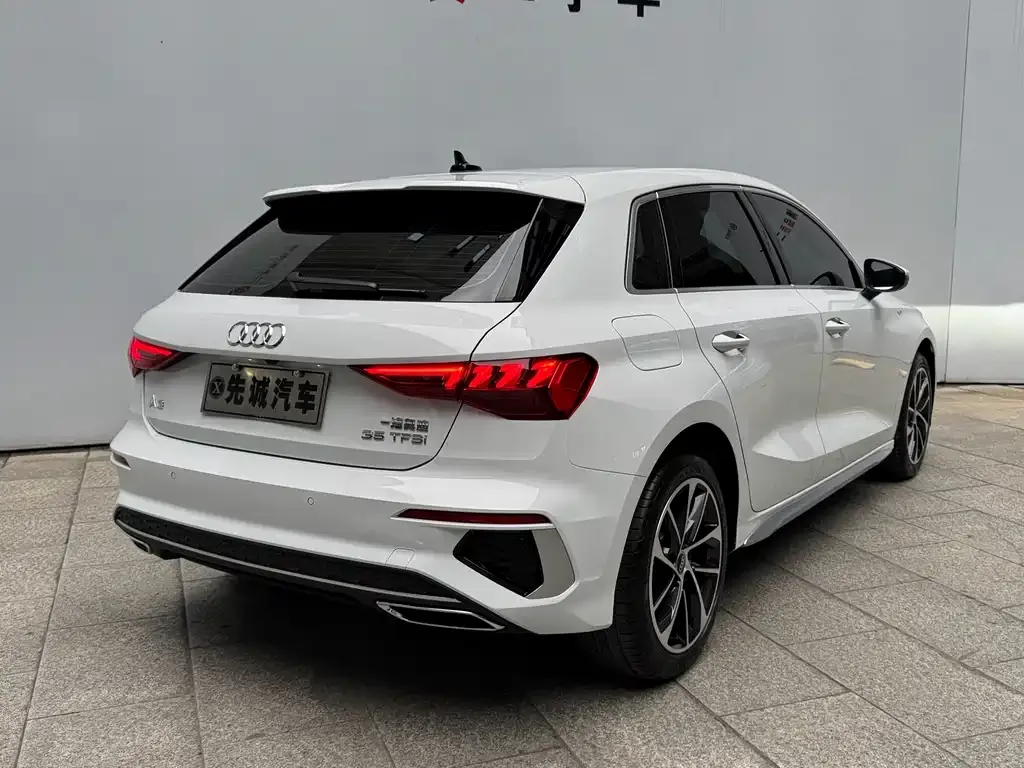 Audi A3 2024 из CN, фото 5
