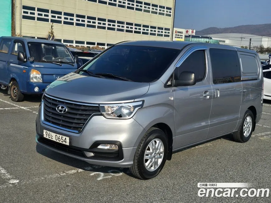 Hyundai Starex 2021 из KR, фото 1