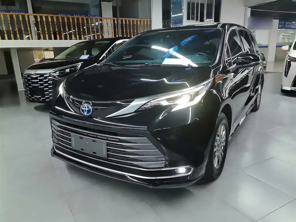 Toyota Sienna 2022 из CN, фото 1