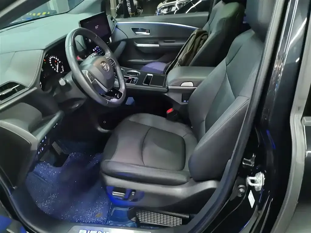 Toyota Sienna 2022 из CN, фото 7