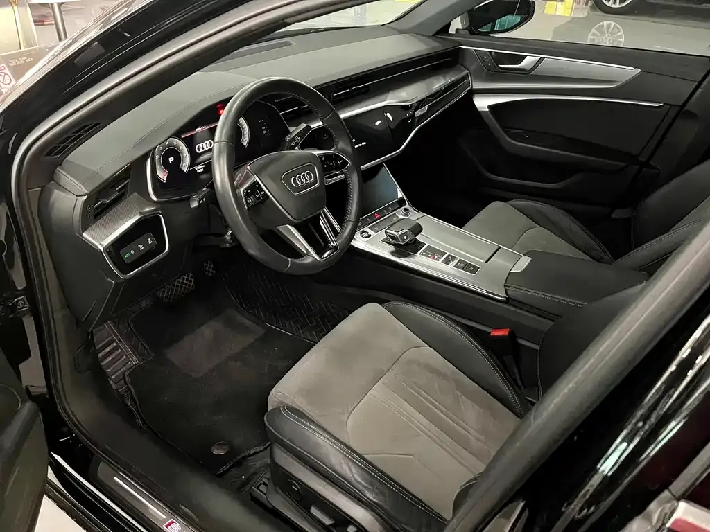 Audi A6L 2021 из CN, фото 2