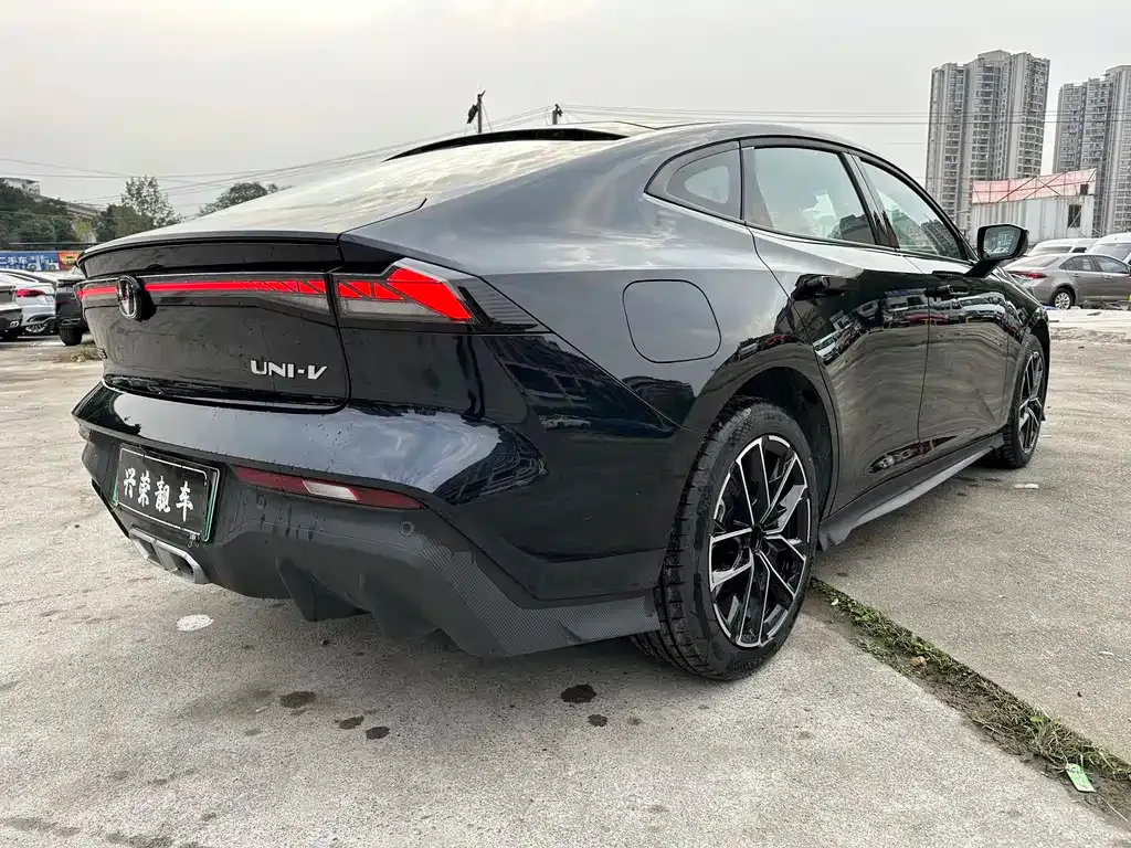 Changan UNI-V iDD 2024 из CN, фото 4
