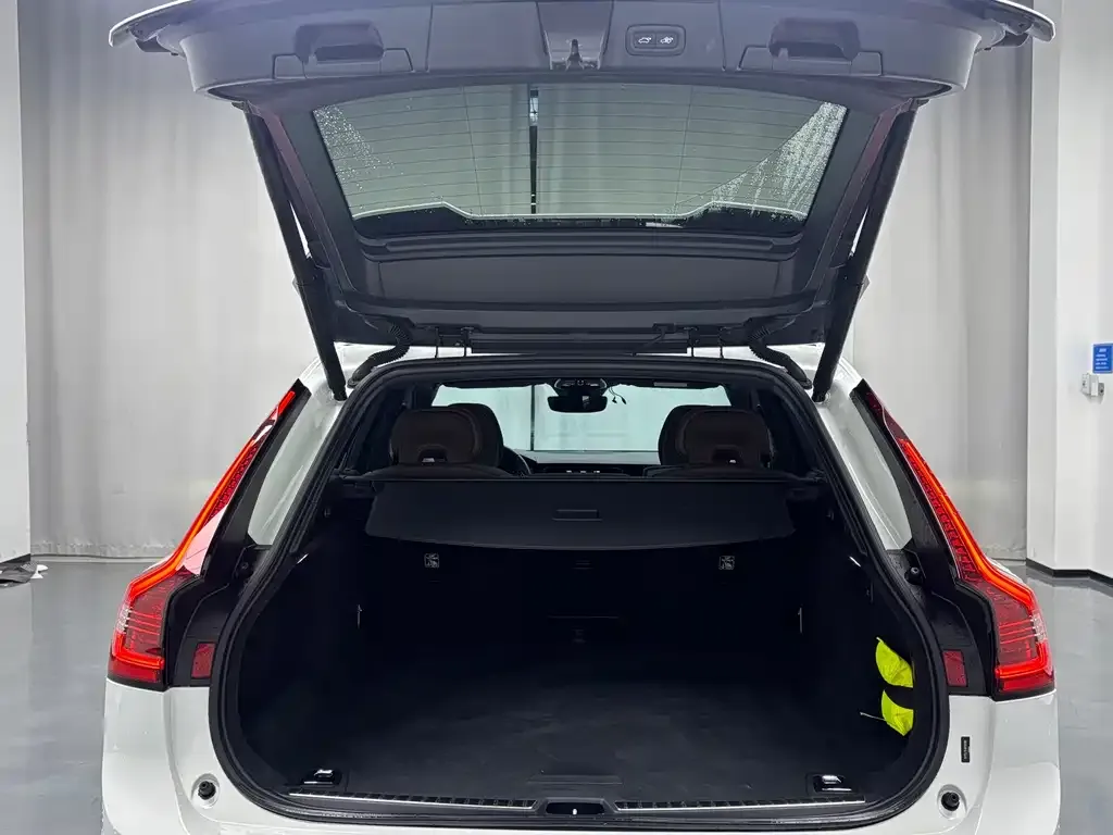 Volvo V90 2022 из CN, фото 7