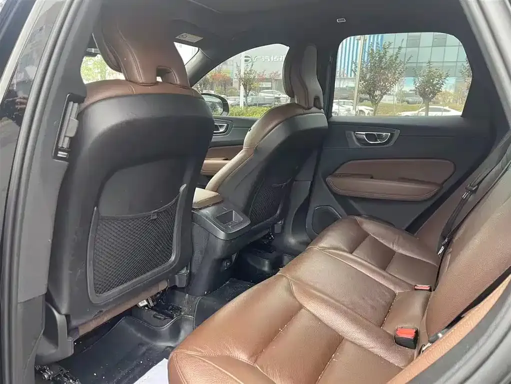 Volvo XC60 2022 из CN, фото 7
