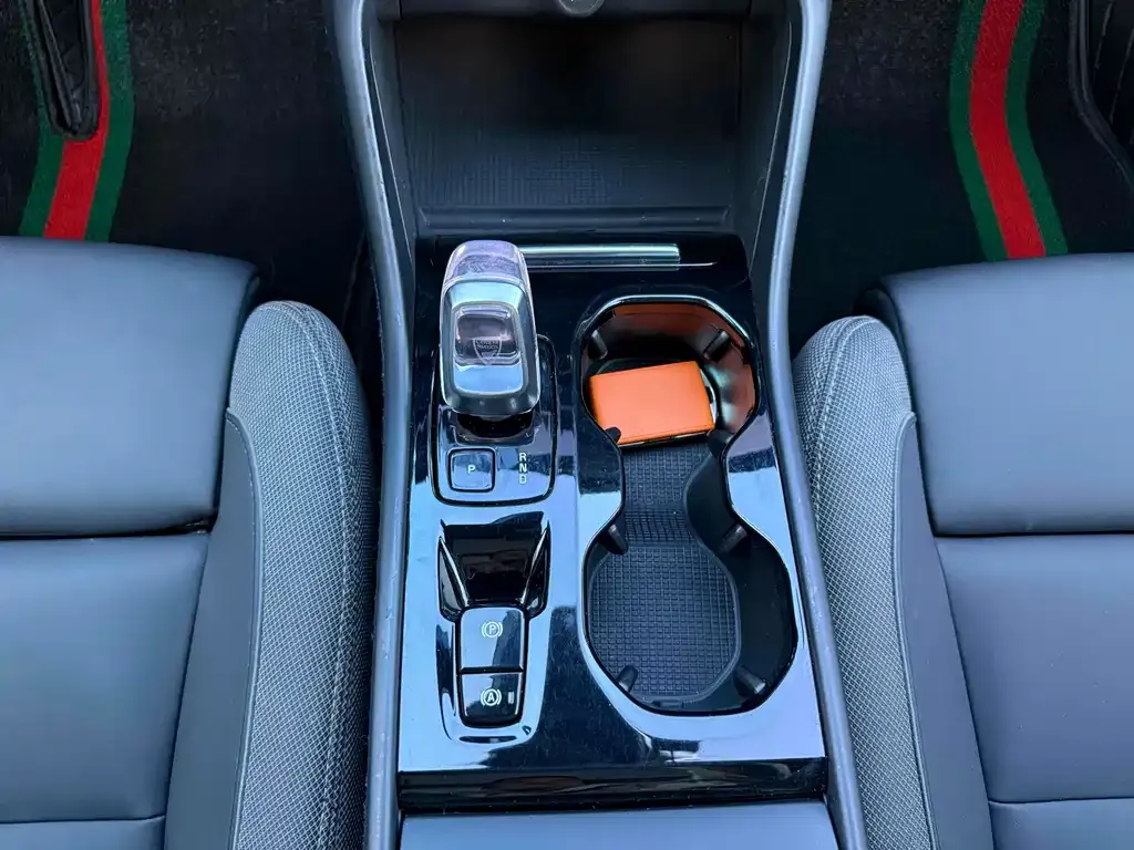 Volvo XC40 2023 из CN, фото 10