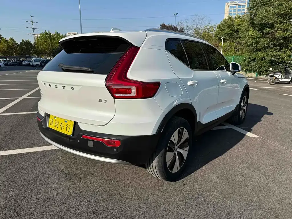 Volvo XC40 2023 из CN, фото 4
