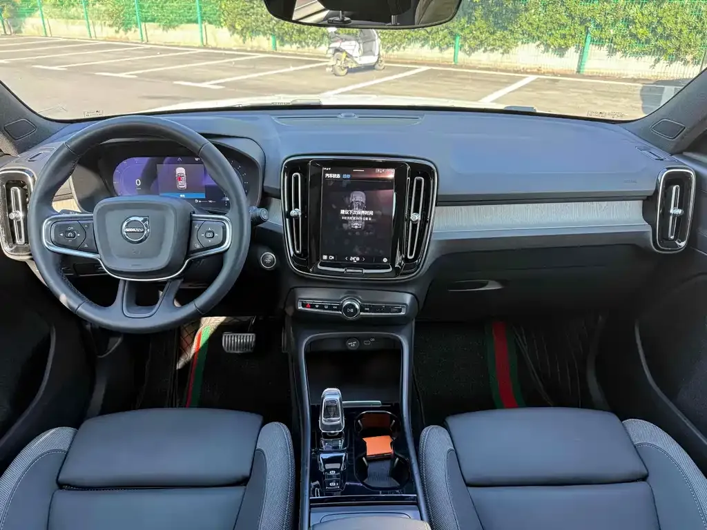 Volvo XC40 2023 из CN, фото 9
