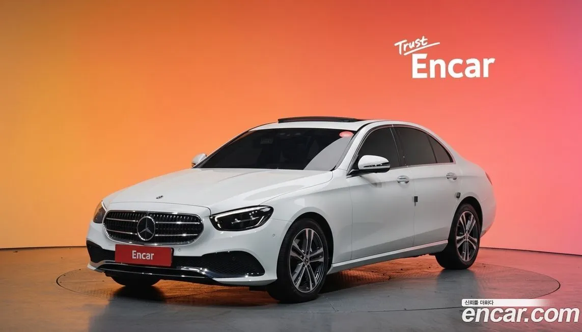 Mercedes-Benz E-Class — фото 1