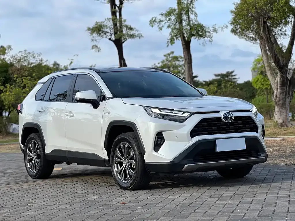 Toyota RAV4 — фото 3