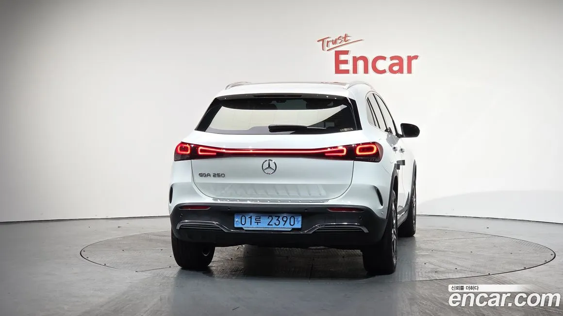 Mercedes-Benz EQA — фото 4