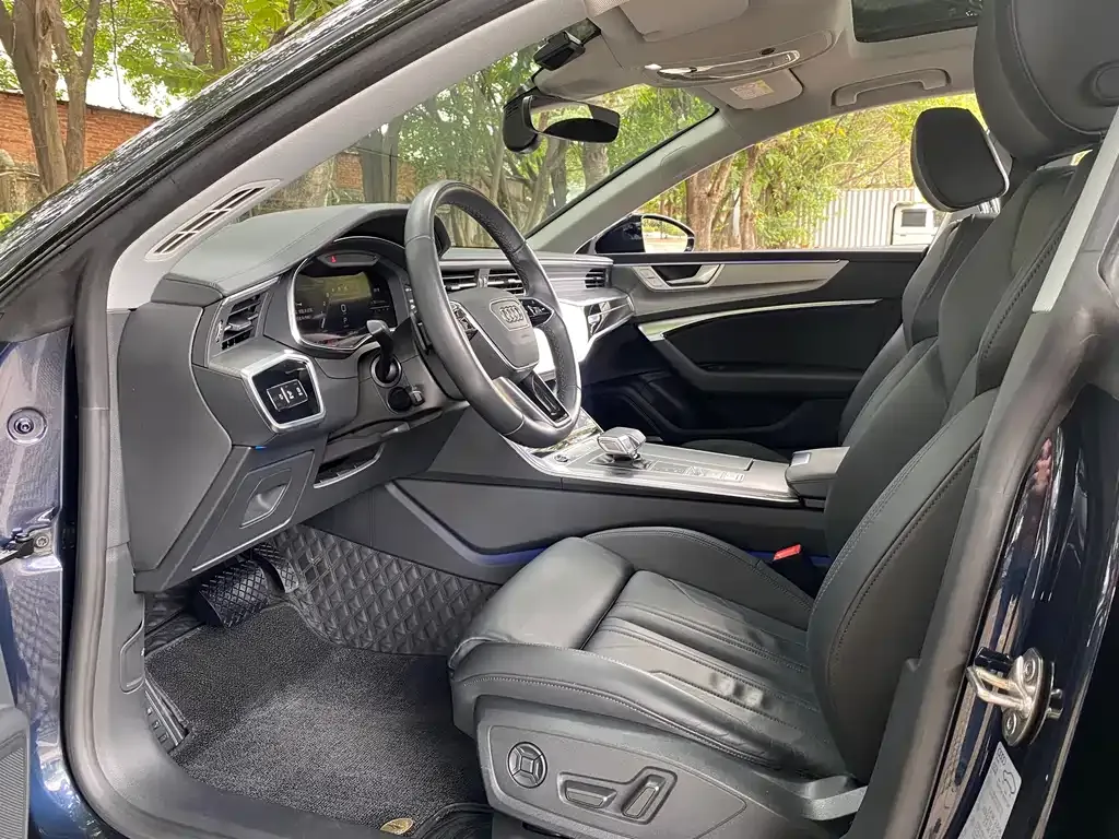Audi A7 2023 из CN, фото 4