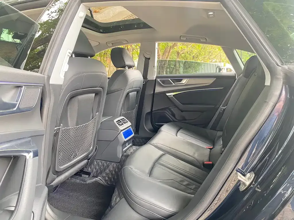 Audi A7 2023 из CN, фото 6