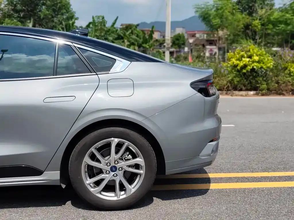 Ford Mondeo 2022 из CN, фото 10