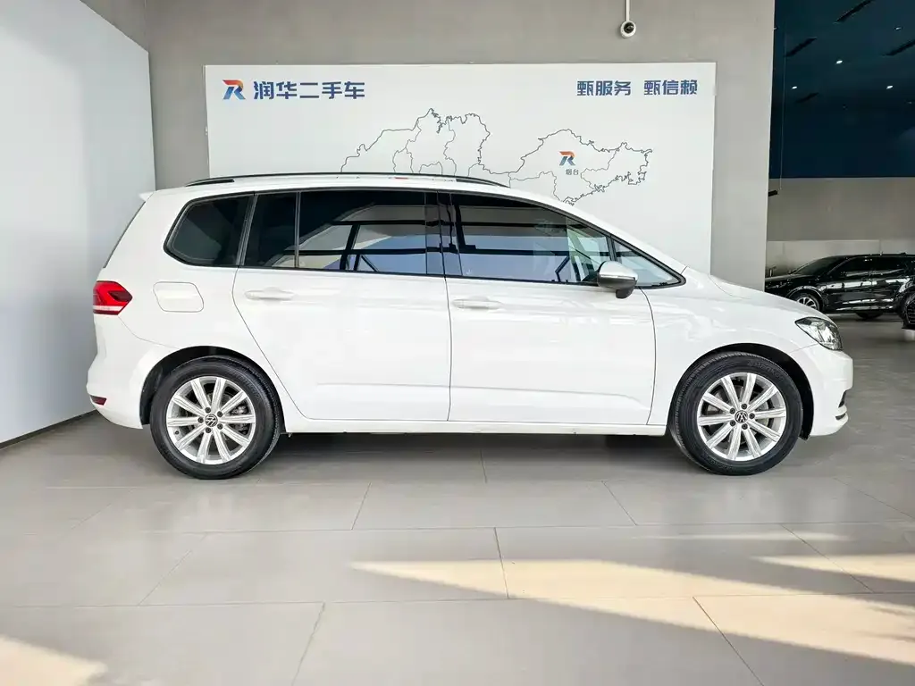 Volkswagen Touran 2022 из CN, фото 3