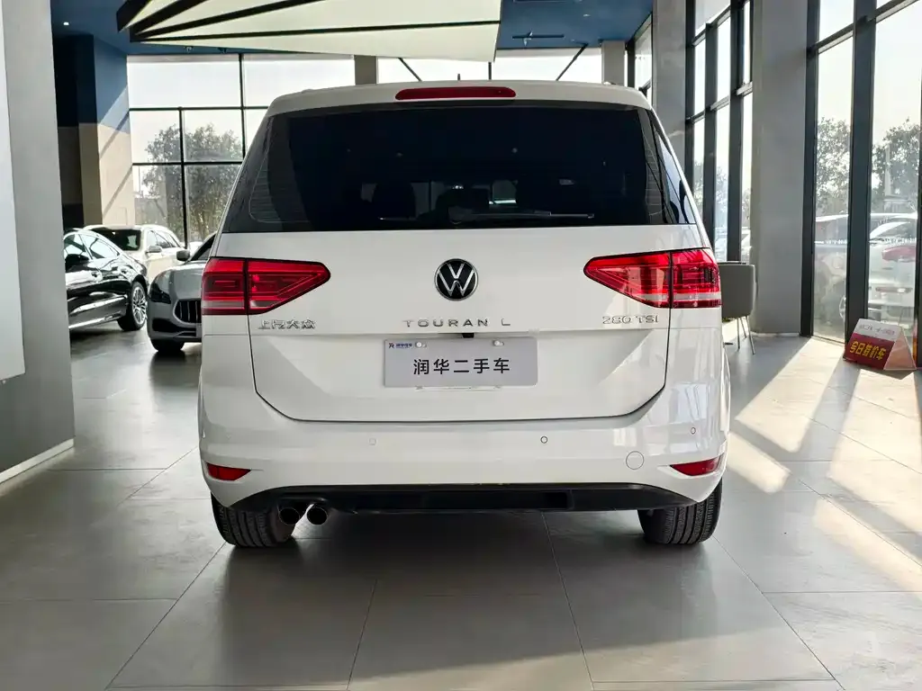 Volkswagen Touran 2022 из CN, фото 4