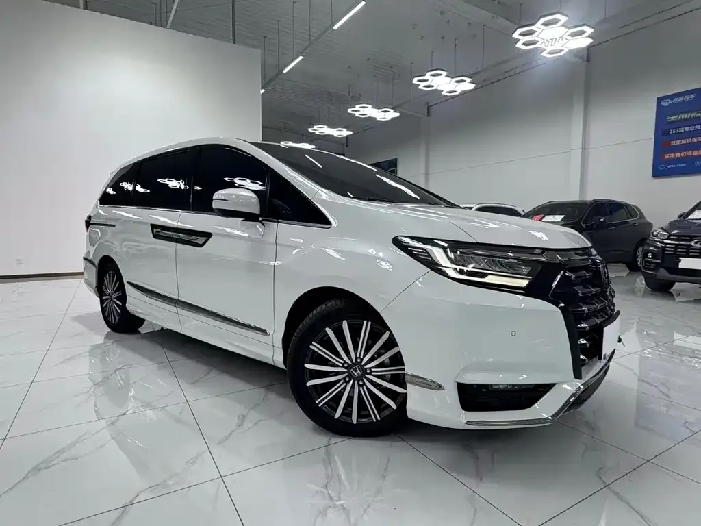 Honda Elysion 2022 из CN, фото 2