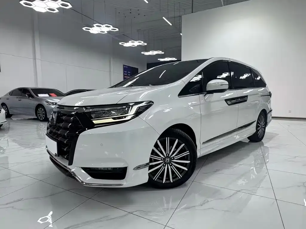 Honda Elysion 2022 из CN, фото 3