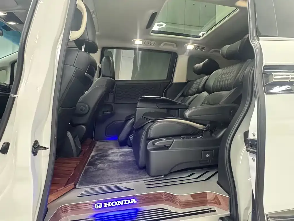 Honda Elysion 2022 из CN, фото 5