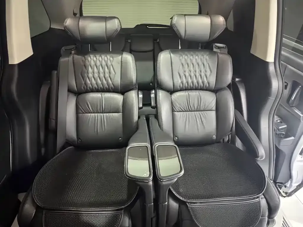 Honda Elysion 2022 из CN, фото 6