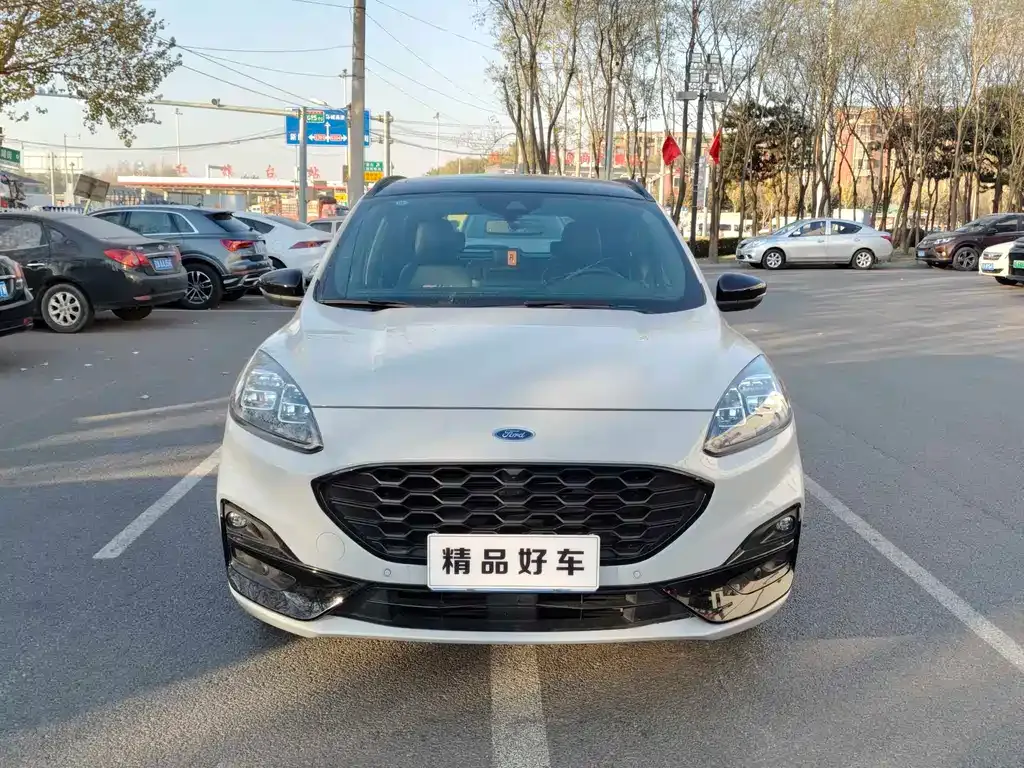 Ford Escape 2023 из CN, фото 1