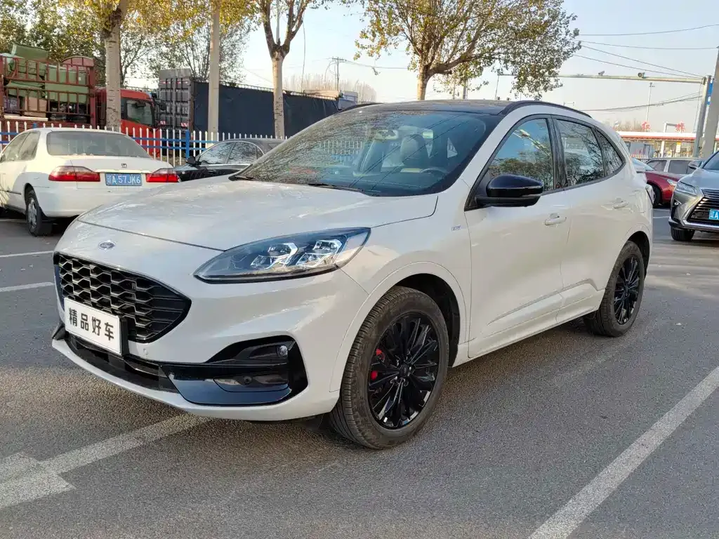 Ford Escape 2023 из CN, фото 2