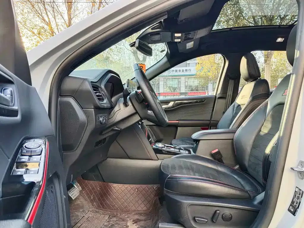 Ford Escape 2023 из CN, фото 4