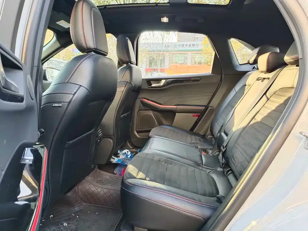 Ford Escape 2023 из CN, фото 5