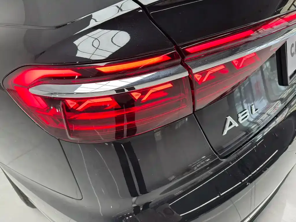Audi A8 2025 из CN, фото 7