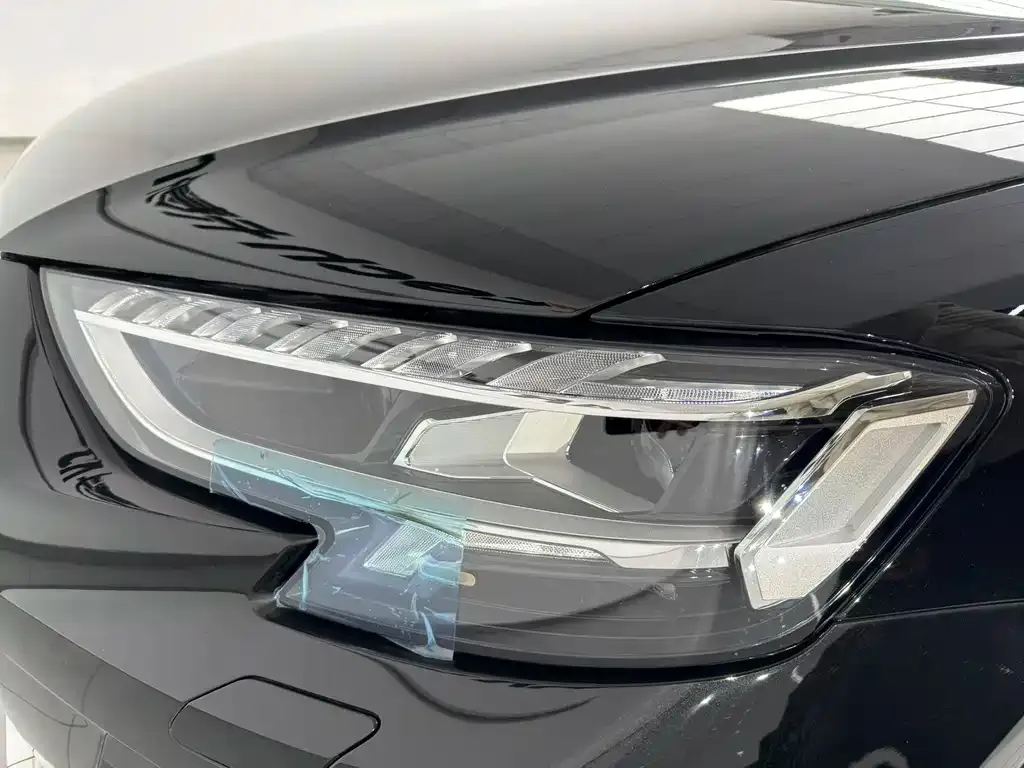 Audi A8 2025 из CN, фото 8