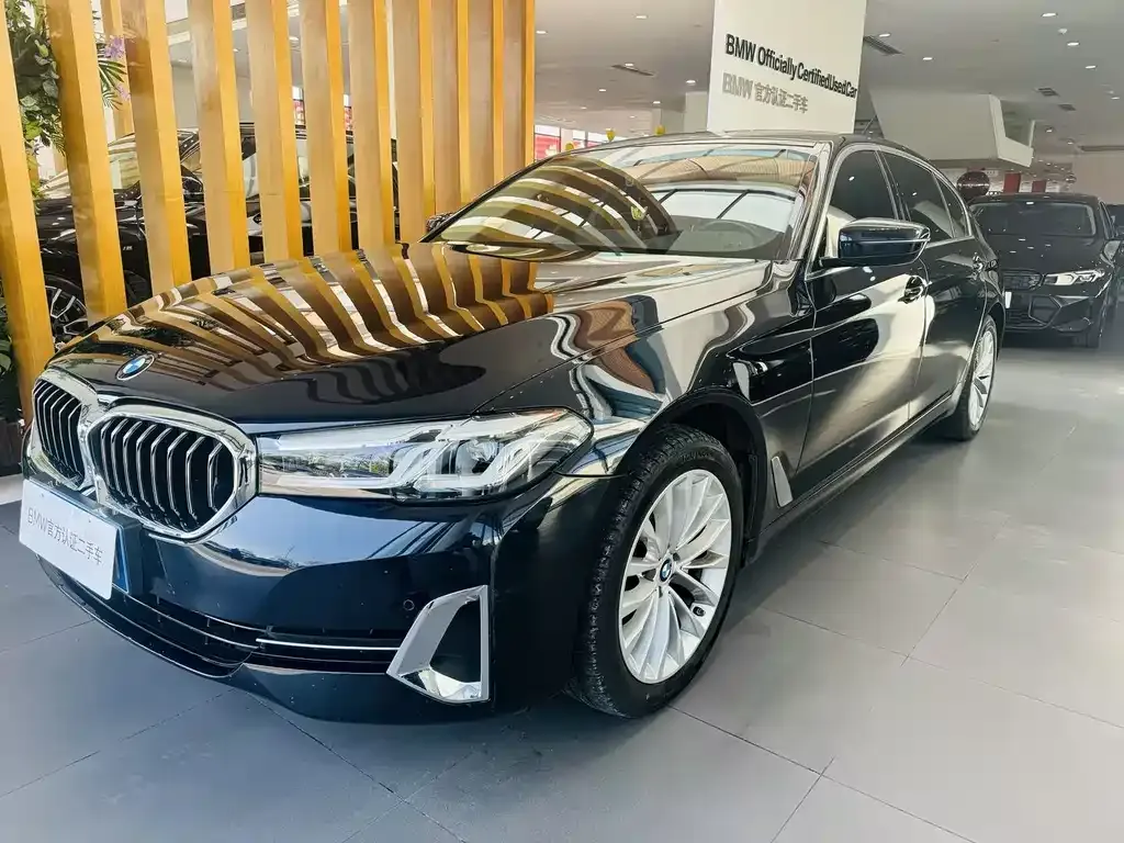 BMW 5 Series — фото 1