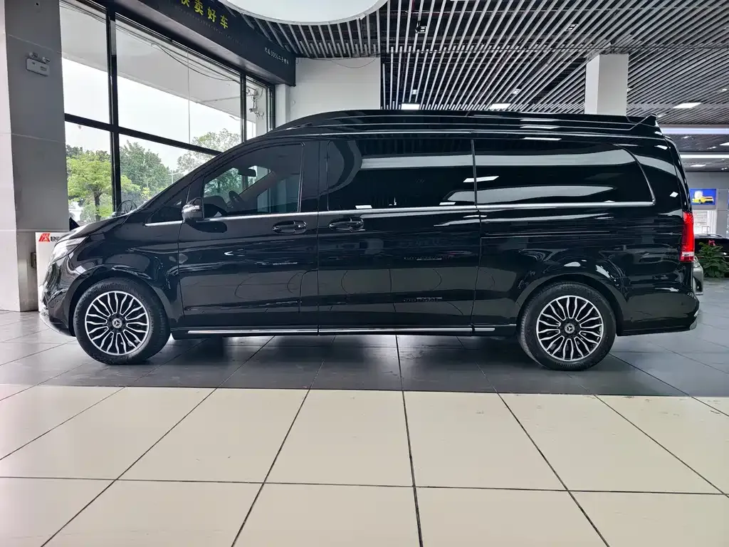 Mercedes-Benz V-Class 2022 из CN, фото 3