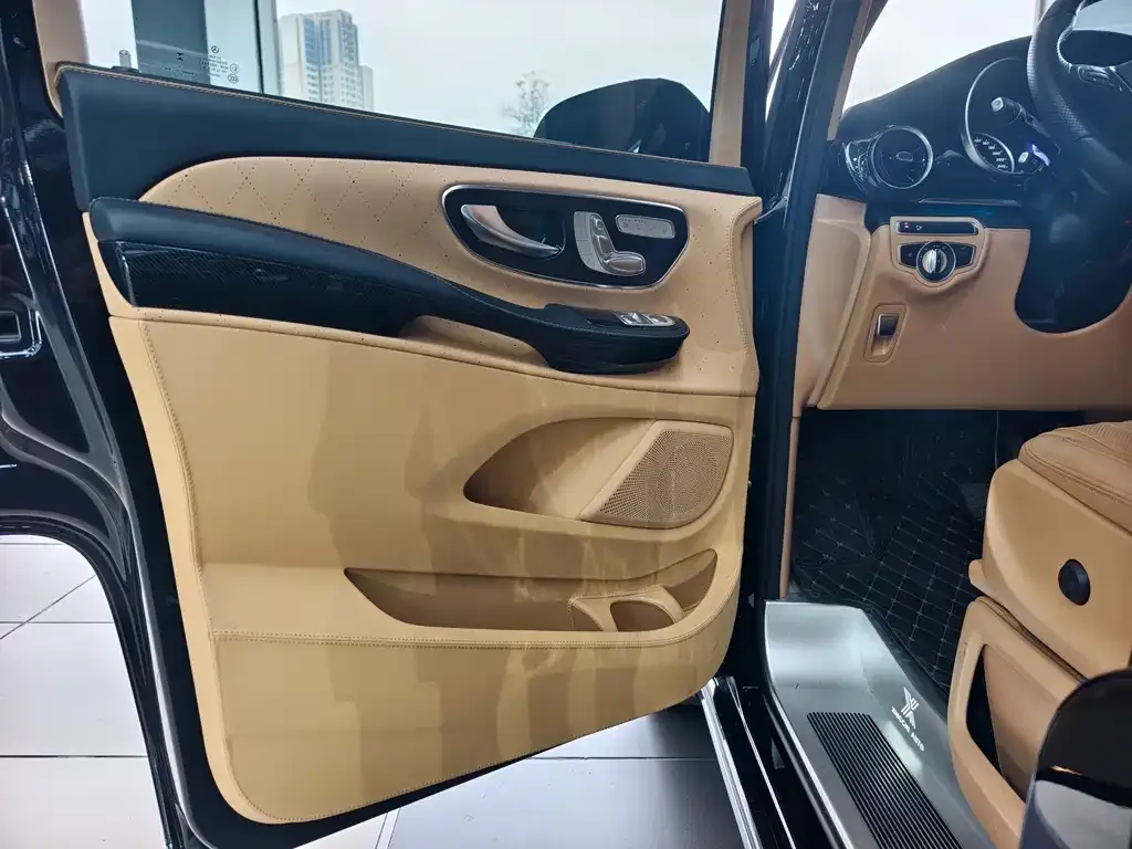 Mercedes-Benz V-Class 2022 из CN, фото 7