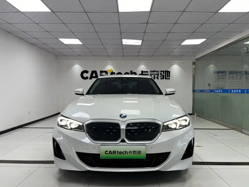 BMW i3 2024 из CN, фото 2