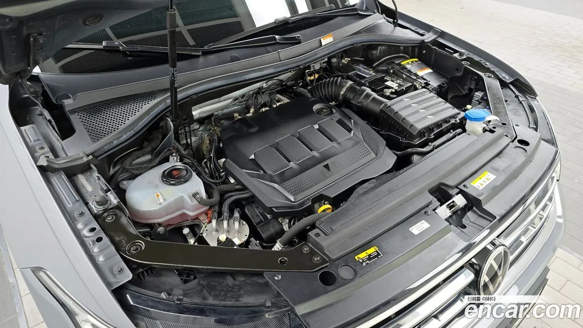 Volkswagen Tiguan — фото 6