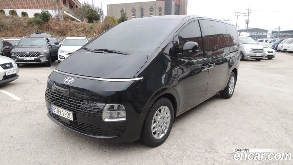 Hyundai Staria — фото 1