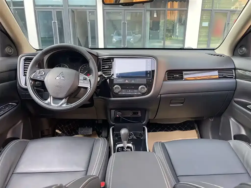 Mitsubishi Outlander 2021 из CN, фото 10