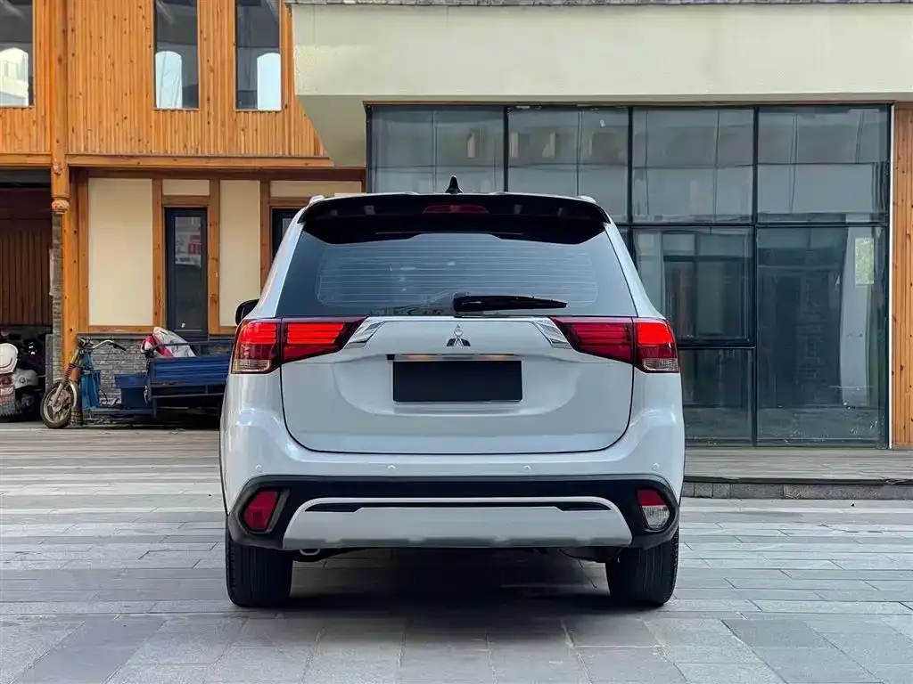 Mitsubishi Outlander 2021 из CN, фото 6