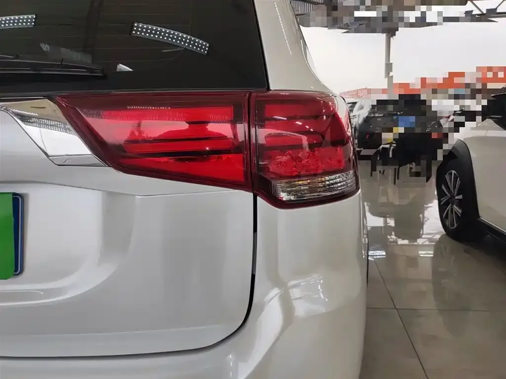 Mitsubishi Outlander 2021 из CN, фото 8