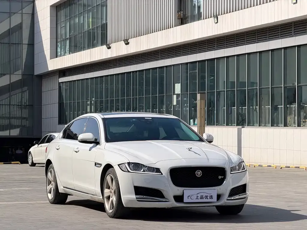 Jaguar XFL — фото 3