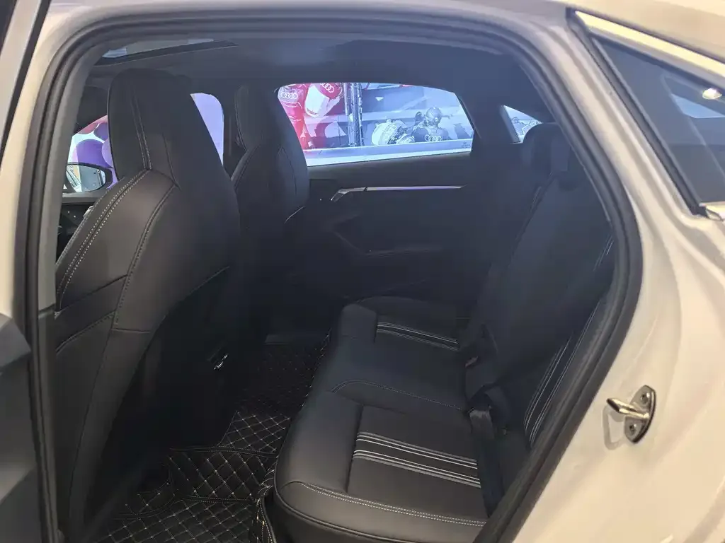 Audi A3 2024 из CN, фото 10