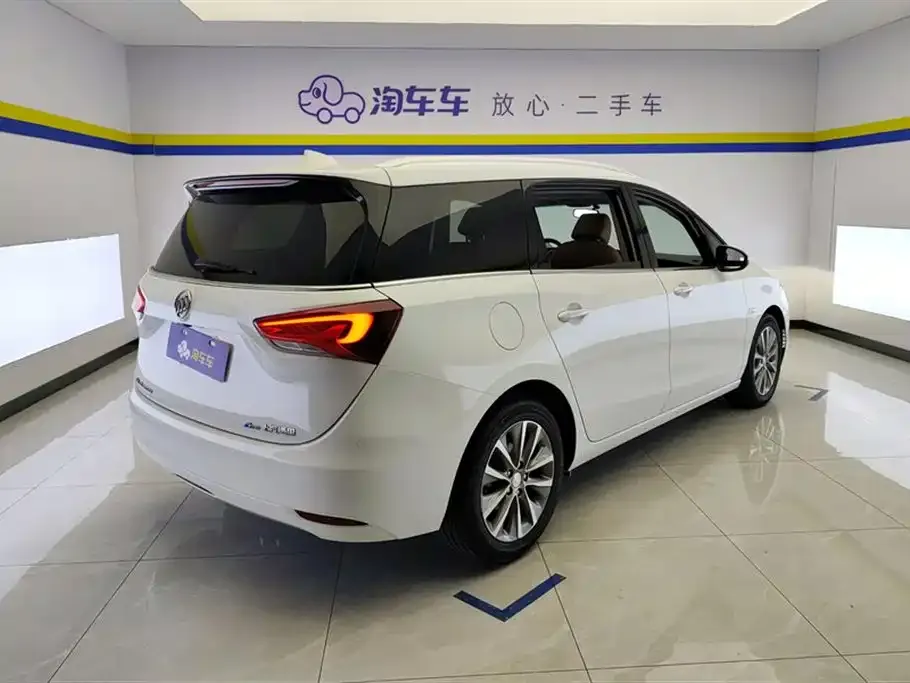 Buick GL6 2023 из CN, фото 3