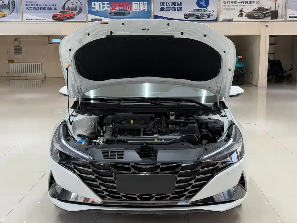 Hyundai Elantra — фото 7