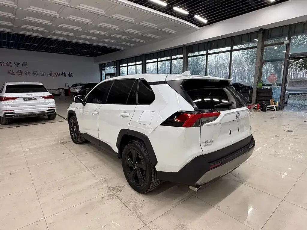 Toyota RAV4 2021 из CN, фото 3