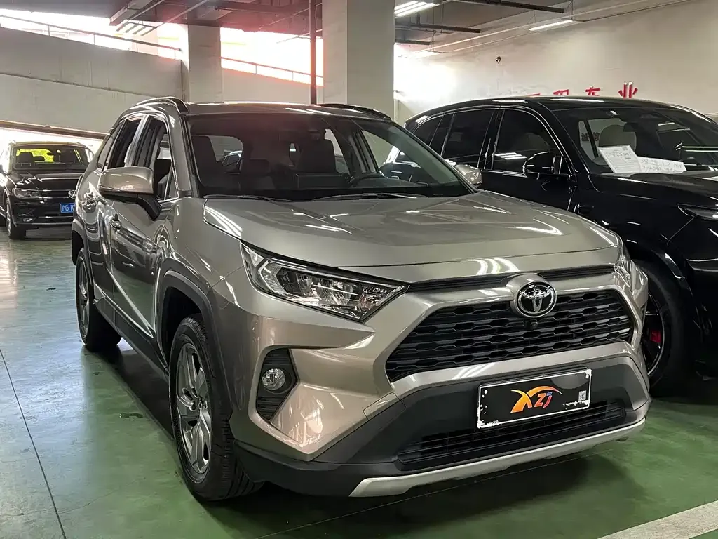 Toyota RAV4 2022 из CN, фото 3