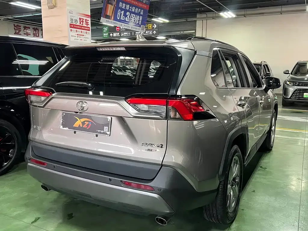 Toyota RAV4 2022 из CN, фото 4