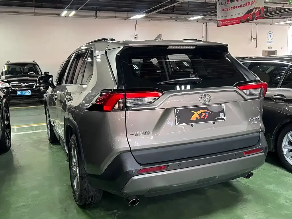 Toyota RAV4 2022 из CN, фото 6
