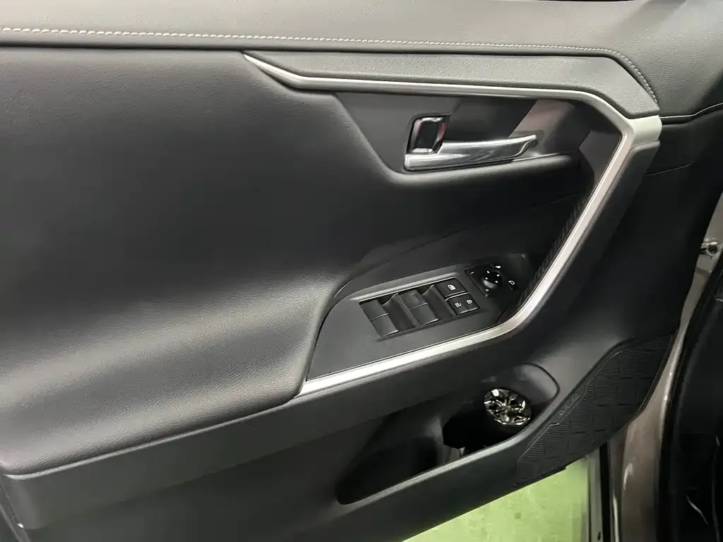 Toyota RAV4 2022 из CN, фото 9